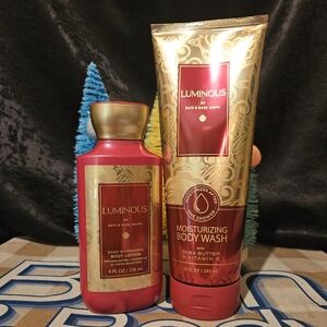 NWT Bath and Body Works Luminous Bodycare Set - Red and Gold